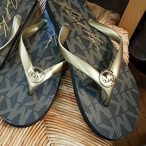 michael kors eva flip flops